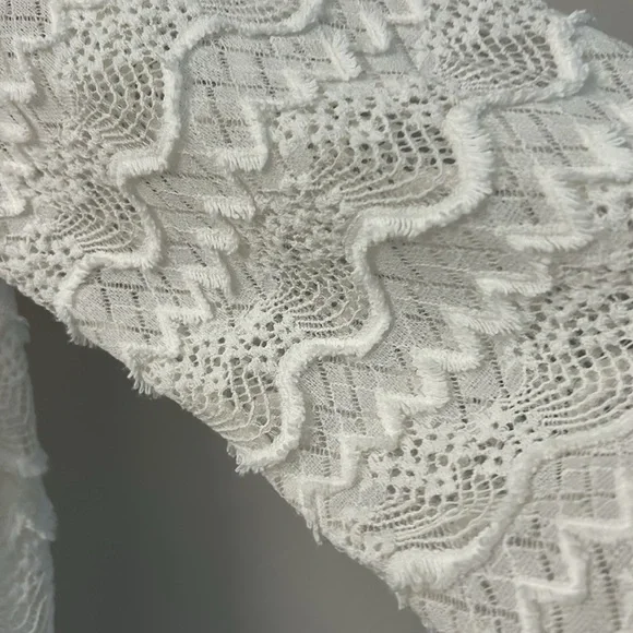 White crochet/lace lined top and pants - Picture 7 of 9